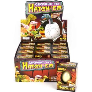 Dinosauruksen muna kuoriutuva