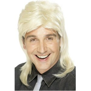 Peruukki takatukalla vaalea